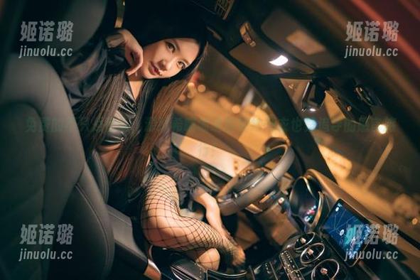 源纱希喵喵喵 免费的不只是作品,源纱希喵喵喵的薄纱睡衣也是追寻的感官旅行!