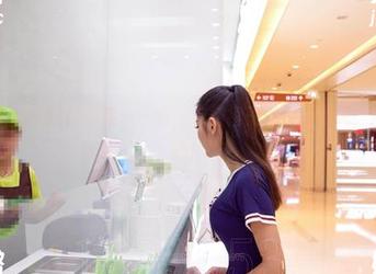 爱丝 - 小茹的短裙合集——看，这条裙子不仅能扇风，还能勾人心！