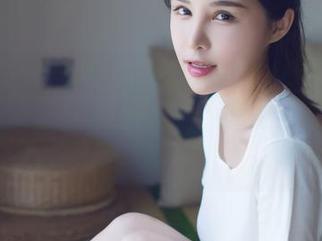 爱蜜社 - 这组Flower朱可儿的比基尼私拍套图，直逼那些海鸥，好像在争风吃醋！