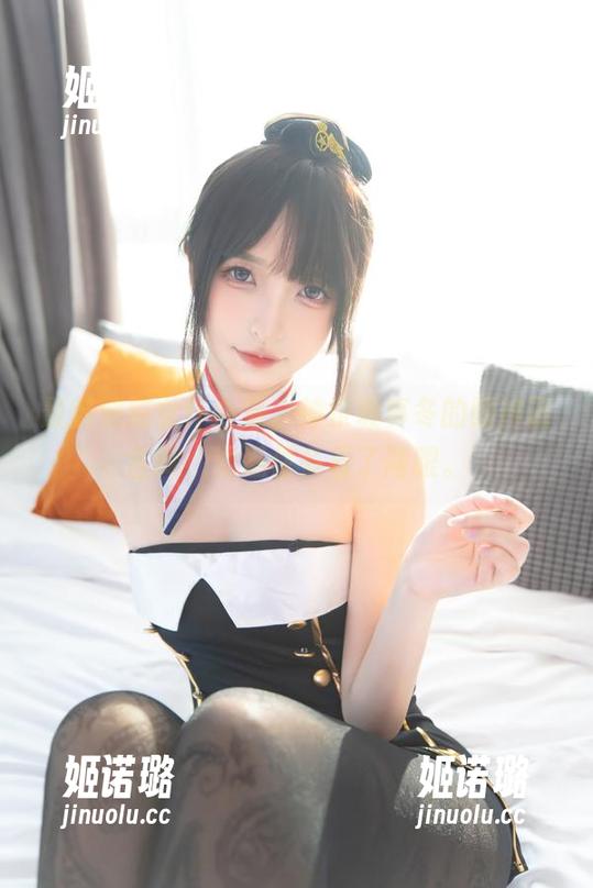 神乐坂真冬 最新熊猫女仆合集,神乐坂真冬的眼神语含糊,没忍住多看了两眼。
