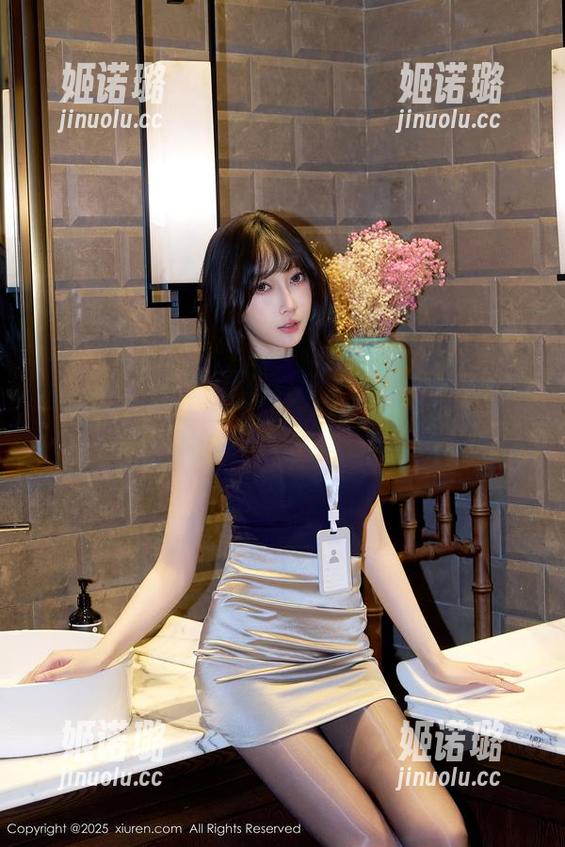 秀人网 - 美图中的余虞酱，把肉丝演绎得真有趣