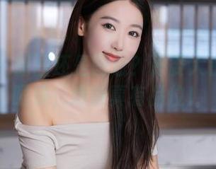 秀人网 - 原图还是图包？评委大白兔吖的眼镜，选得真有品位！
