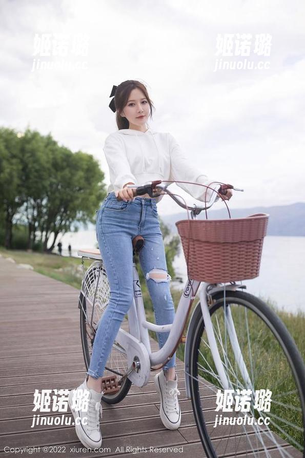 秀人网 - 安沛蕾的教室最新写真：多年后的我们，是否还能那个样？