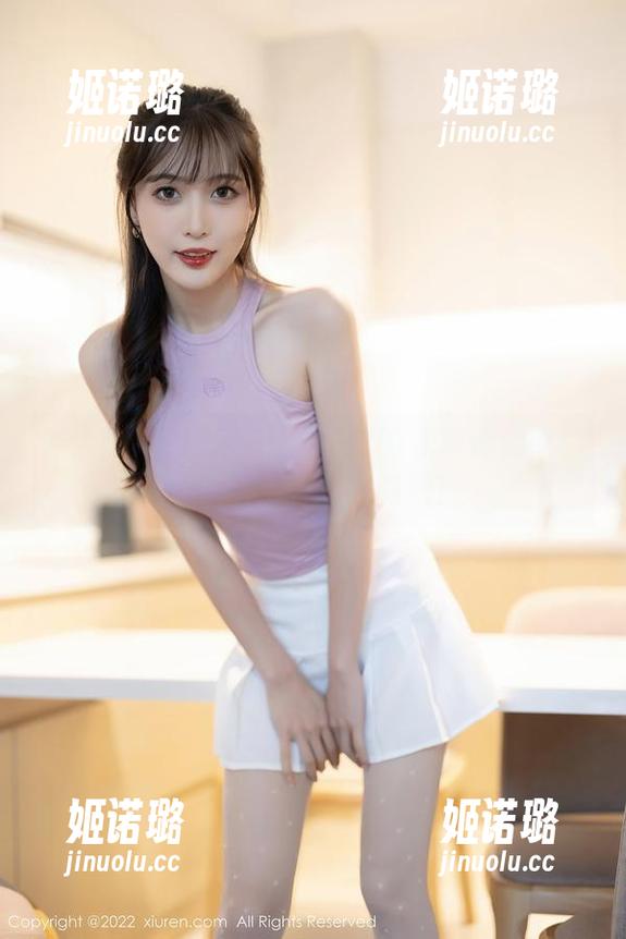 秀人网 - 畅游在小肉肉咪的泳池资源中：尽情释放水的轰鸣吧！