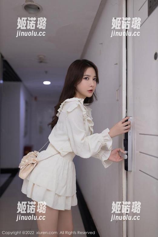 秀人网-木子nana 秀人网 - 木子nana,黑色写真:哪条裤子该让我拿去洗?