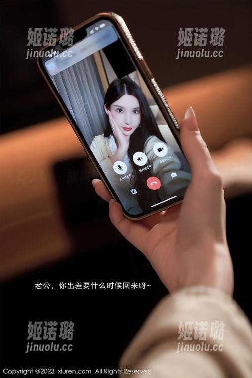 秀人网-苏苏阿 秀人网 - 旗袍精选:苏苏阿,这裙子太会显身材了!