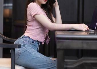 秀人网 - 虞姬儿：温柔图库，可能会被她的可爱打到趴下