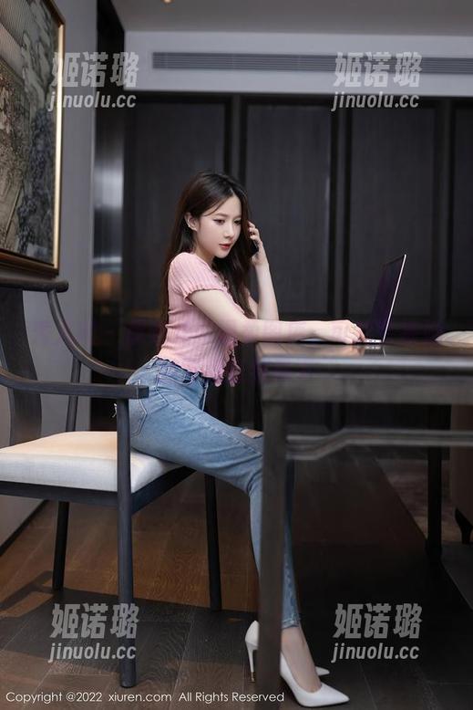秀人网 - 虞姬儿：温柔图库，可能会被她的可爱打到趴下