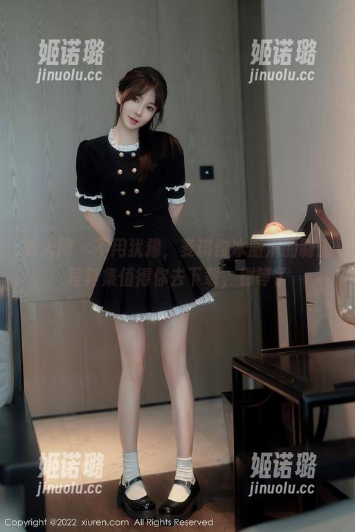 秀人网 - 不用犹豫，麦琪绫冰激淋的制服写真集值得你去下载，别等了