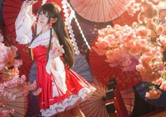 高清呈现，秋楚楚不秃头与那“特别”的双人，眼神交汇好意外哦。