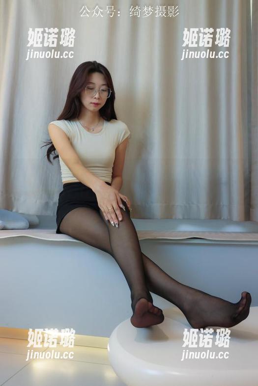 绮梦摄影-子涵 绮梦摄影 - 子涵的体操服私拍,原图里的每个细节都让我想多看一眼,太会放空了!