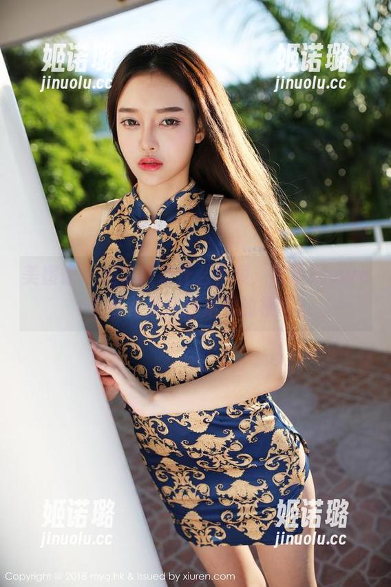 美媛馆 - 连衣裙是什么？哦，难道Flower朱可儿是在线走秀的模特？