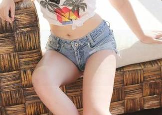 美媛馆 - 更新来啦！唐琪儿Beauty的双人写真集，让人有点小期待。
