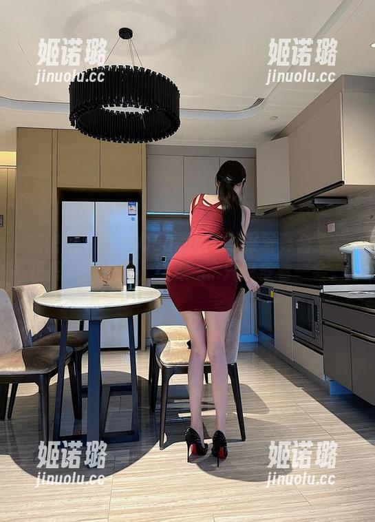 脸红Dearie 微密圈 - 脸红Dearie的制服写真合集:正想放手一搏,结果......只想多看一会。