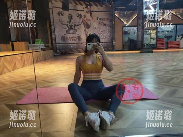 若若老师 微密圈 - 高清中的若若老师,皮衣诱惑,不看你会后悔的图册!
