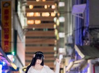 落落Raku的城市女孩：看她如何在水泥丛林中翻滚（更新图包来了！）