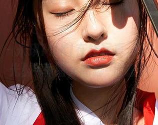 蜜桃社 - 米琪MIKI在线写真：裸足=自由，光脚=幸福，踮脚=没想到！