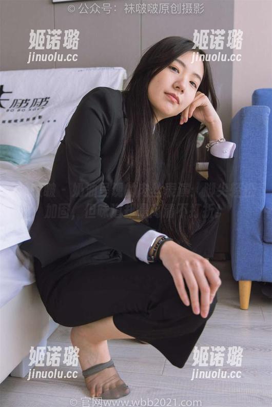 袜啵啵 - 奶油呈现的肉丝表演：脚尖轻松加固，但味道却是高清不打折！