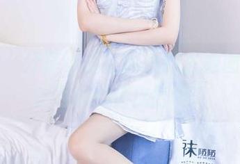 袜啵啵 - 分享小甜豆的婚纱主题图片，你会为她的俏皮打动。