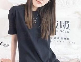 袜啵啵 - 拒绝融化，雪糕和比基尼在在线写真中相逢。