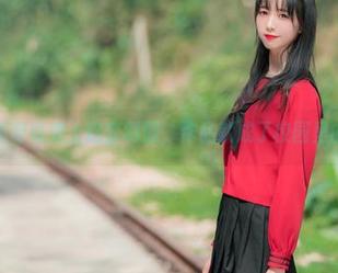 如果西呱呀呀呀穿上这套制服，作品就成了校园里的聚焦点！