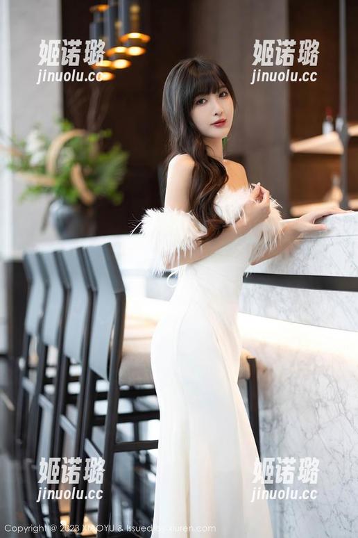语画界 - 最新写真呈现：程程程第二套，个性指数飙升，牛仔裤请自重！