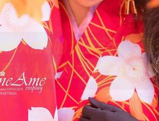 雨波HaneAme的女王cos，镜头下的她真让人想为之疯狂分享！