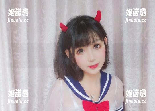 看了这组图片，蕾姆睡衣竟然在雯粥粥i的演绎下，变得如此迷人，绝了！