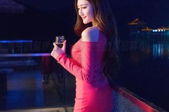 青豆客 - 私拍中的赵伊彤：一位女王的原图真相，想让你心服口服。