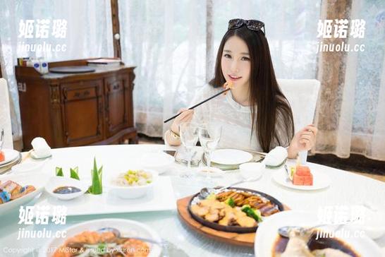 魅妍社 - 王婉悠Queen的长腿，图集里仿佛在悄悄串门子，讨论些不太正经的事情。